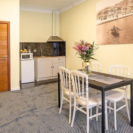 Apartament Palais Gare Du Nord Bruksela Zewnętrze zdjęcie