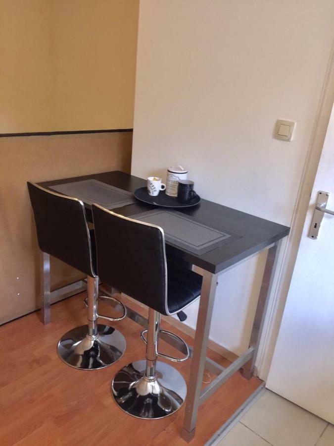 Apartament Palais Gare Du Nord Bruksela Zewnętrze zdjęcie